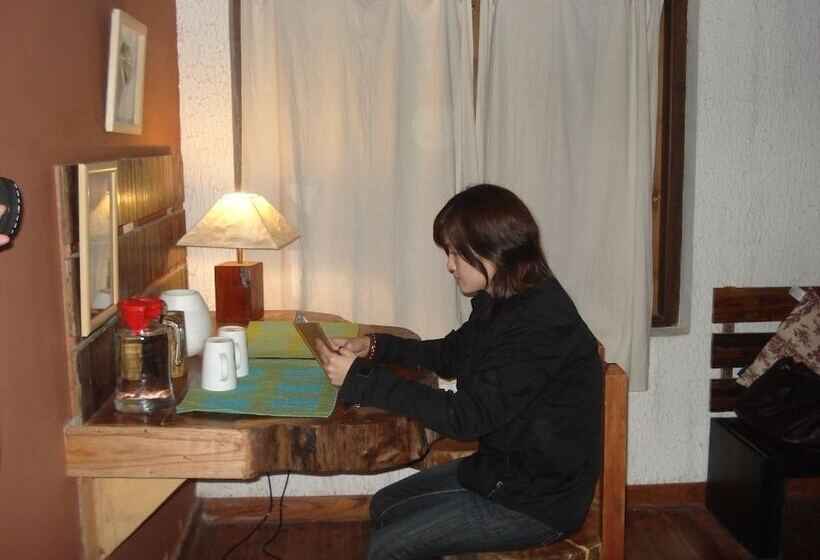 تختخواب و صبحانه Green Spaces Munnar