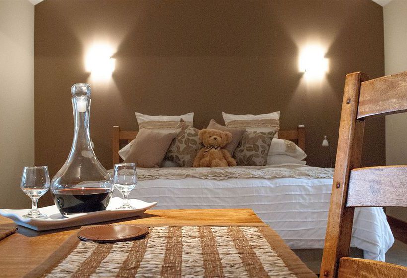 تختخواب و صبحانه Hideaway Haven