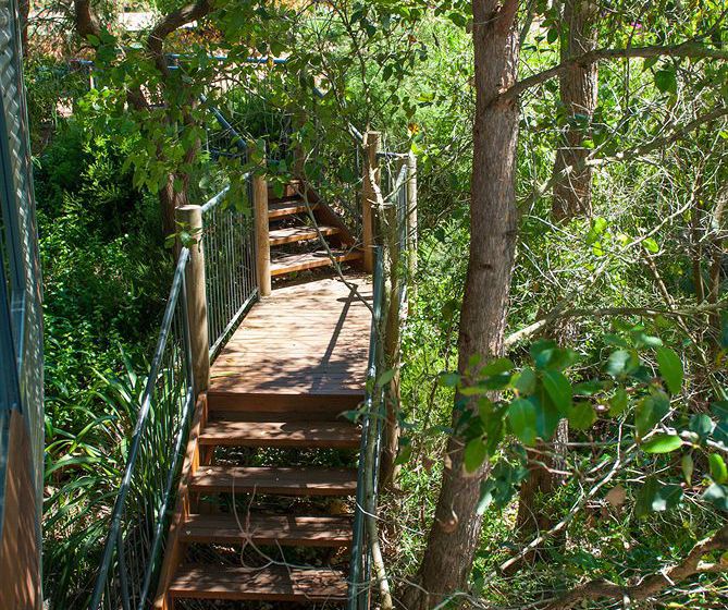 تختخواب و صبحانه Hideaway Haven