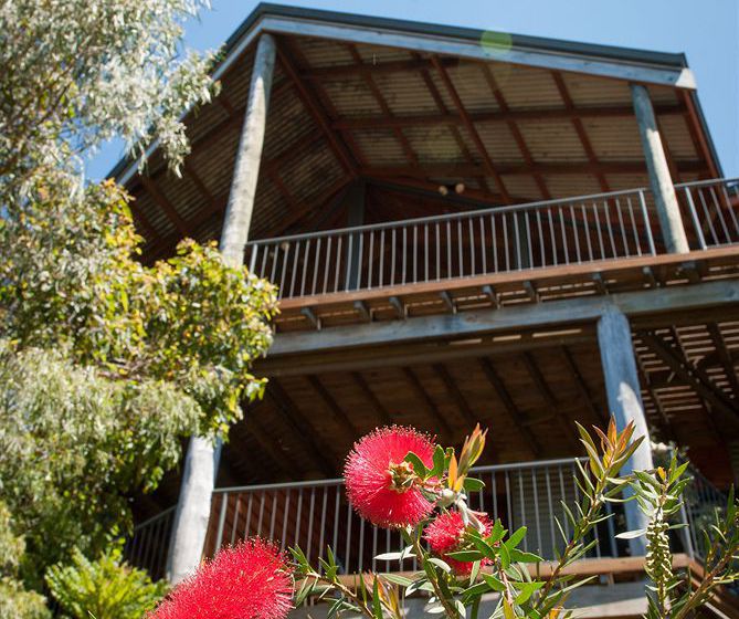 تختخواب و صبحانه Hideaway Haven