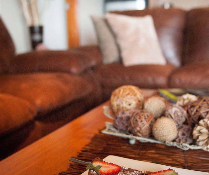 تختخواب و صبحانه Hideaway Haven