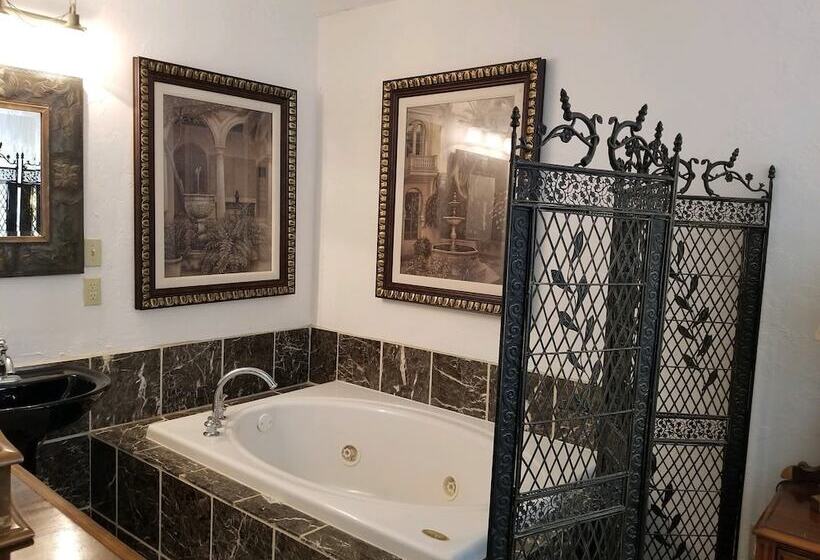 مبيت وإفطار Lily Creek Lodge