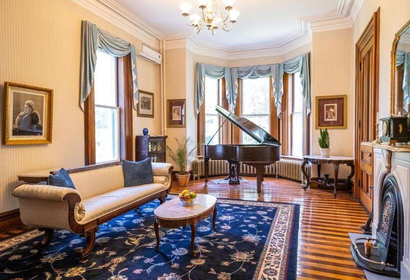 مبيت وإفطار Queen Anne Inn