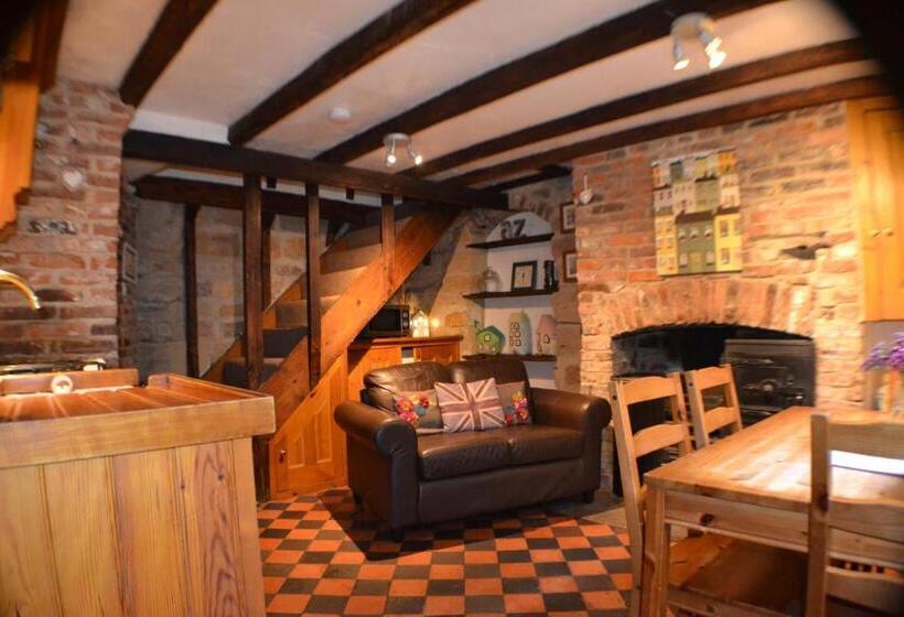 צימר Sanders Yard