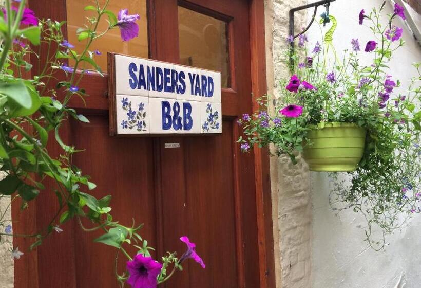 צימר Sanders Yard