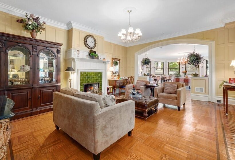 مبيت وإفطار Debary Inn