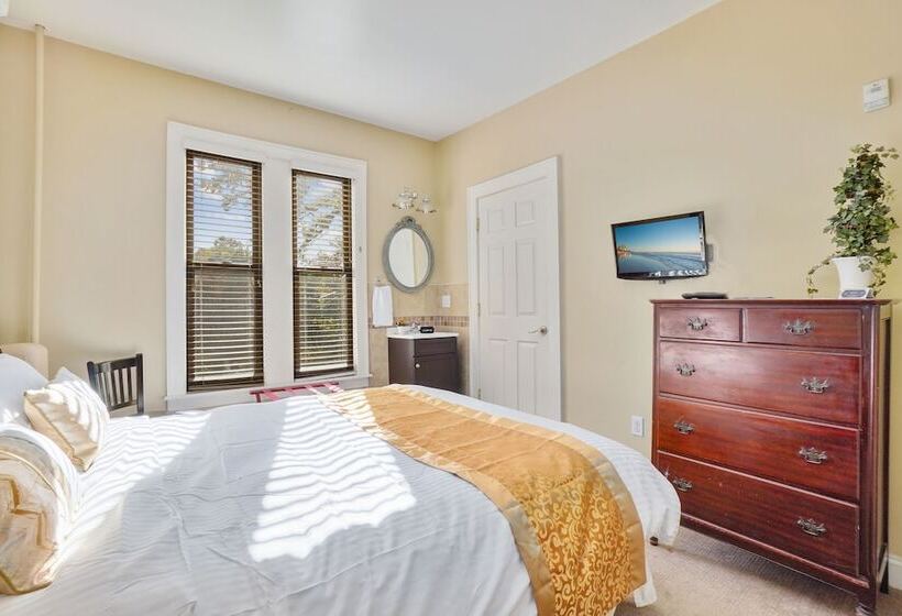 مبيت وإفطار Debary Inn