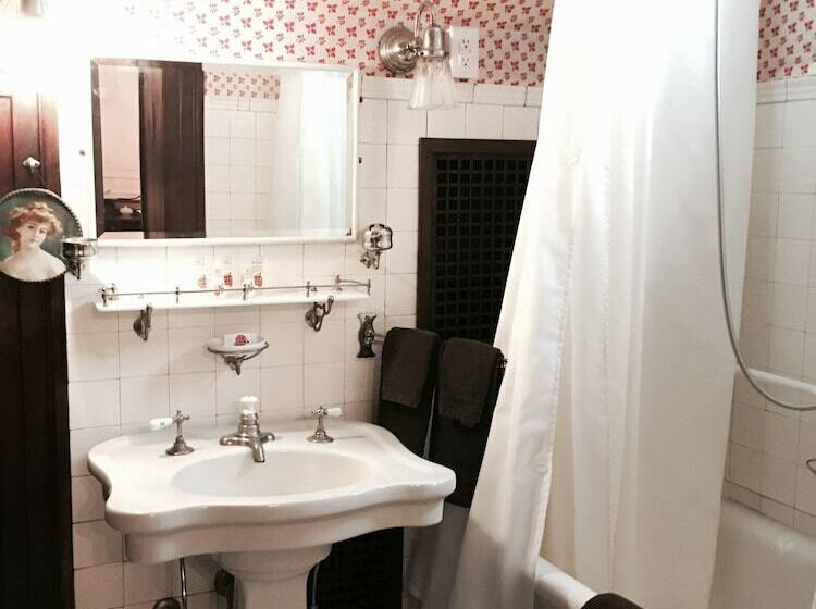 مبيت وإفطار The Inn At Irwin Gardens