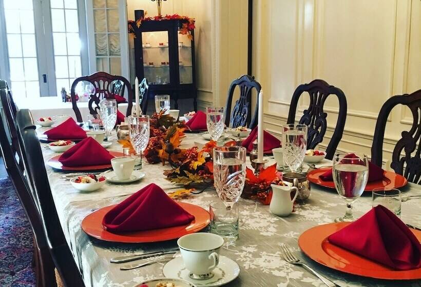 مبيت وإفطار The Inn At Irwin Gardens