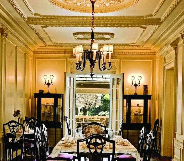 مبيت وإفطار The Inn At Irwin Gardens