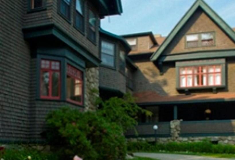 Bed and Breakfast The Manor Inn