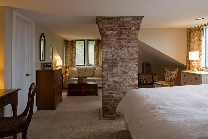 Bed and Breakfast The Manor Inn