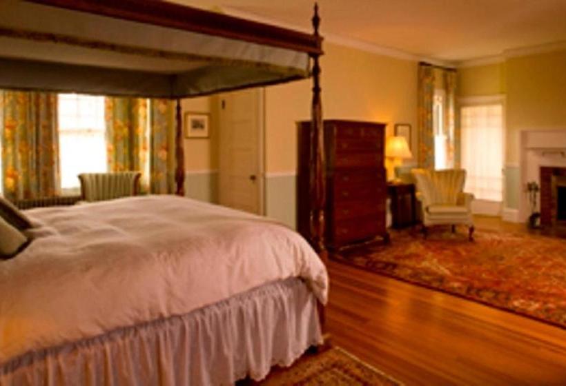 Bed and Breakfast The Manor Inn