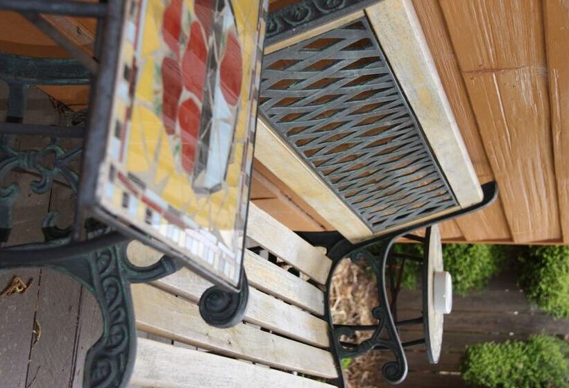 مبيت وإفطار Westbury Gingerbread Cottages