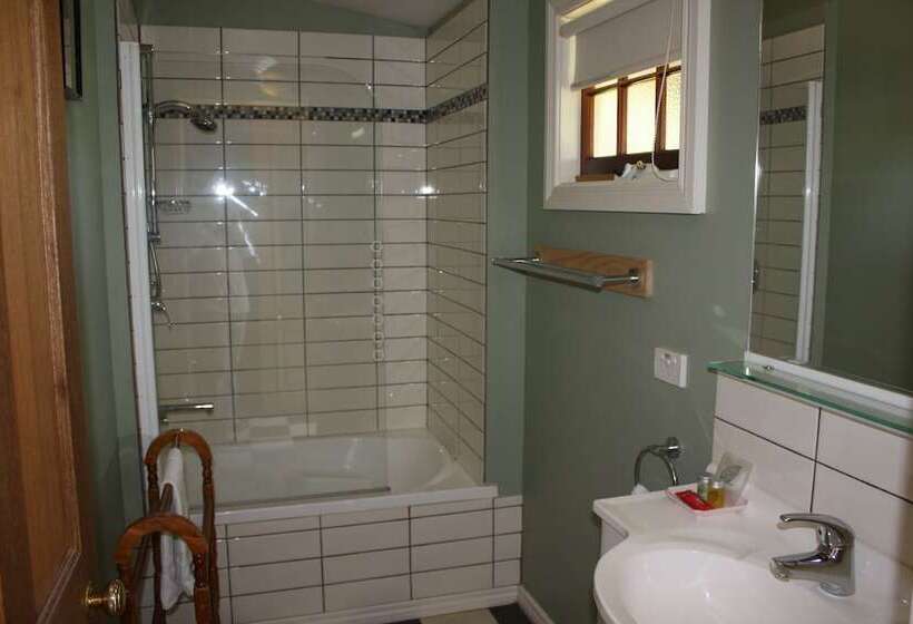 مبيت وإفطار Westbury Gingerbread Cottages