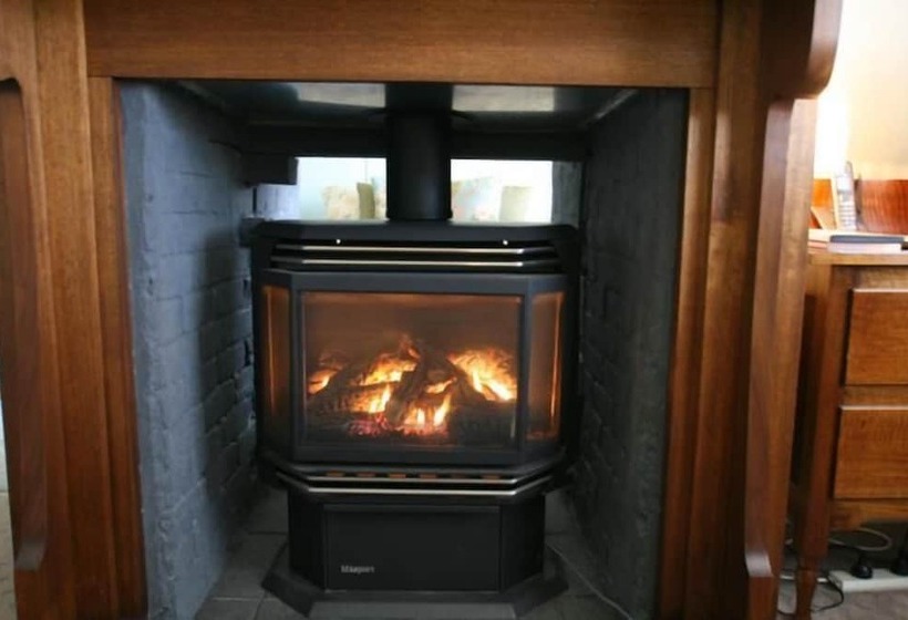 مبيت وإفطار Westbury Gingerbread Cottages