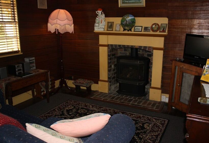 مبيت وإفطار Westbury Gingerbread Cottages