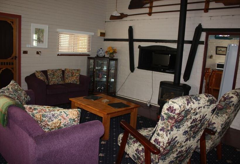 مبيت وإفطار Westbury Gingerbread Cottages