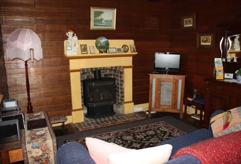 مبيت وإفطار Westbury Gingerbread Cottages