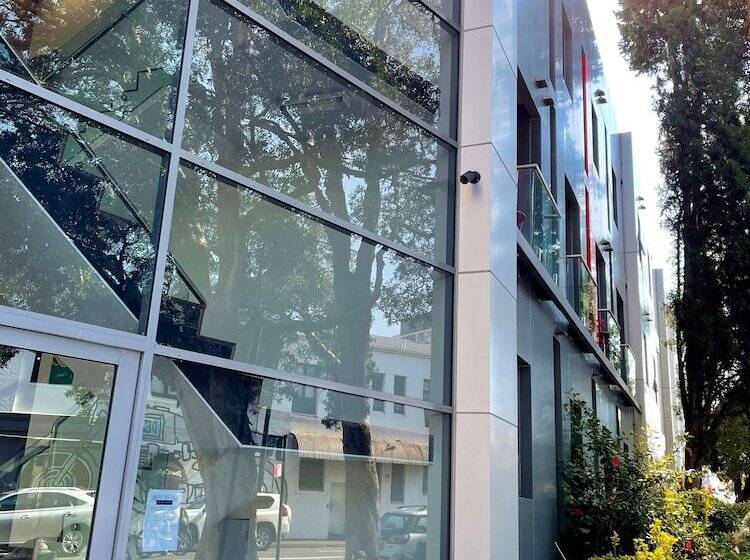 Best Western Plus Camperdown Suites