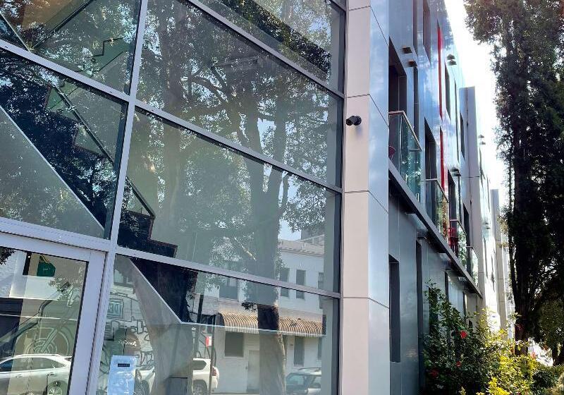 Best Western Plus Camperdown Suites