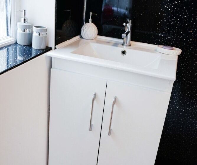 Bridle Lodge Apartments