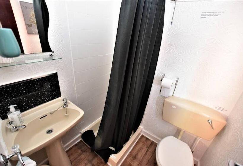 Bridle Lodge Apartments