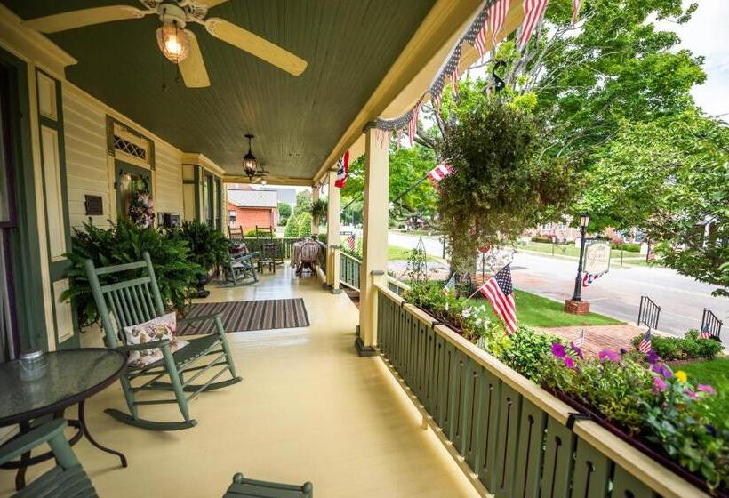 Carrier Houses Bed & Breakfast