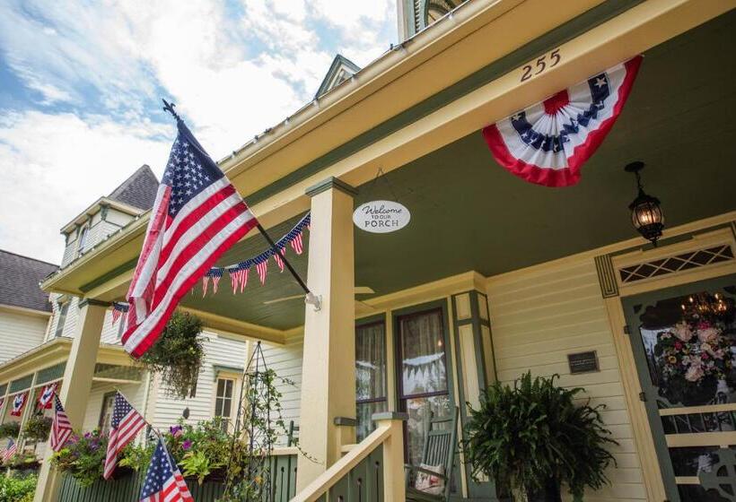 Carrier Houses Bed & Breakfast