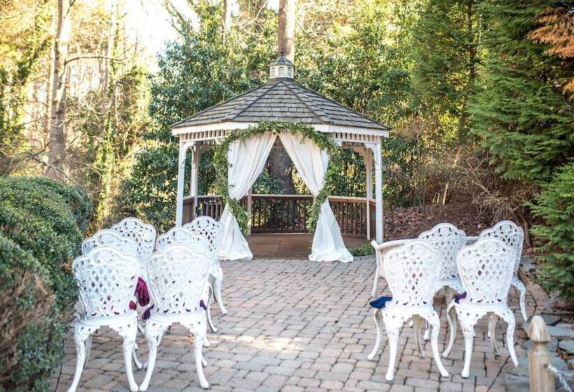 Cedars Of Williamsburg Bed & Breakfast