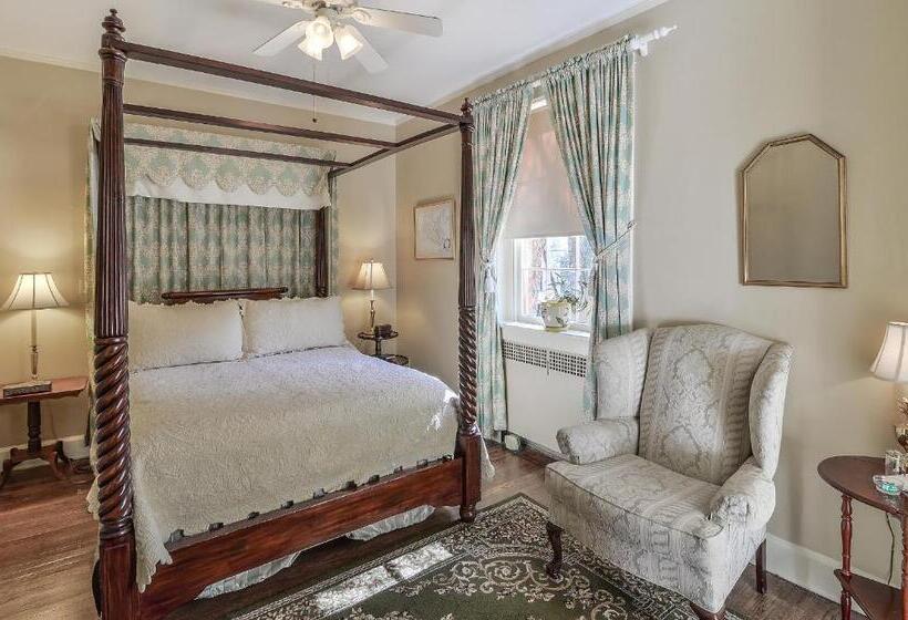 Cedars Of Williamsburg Bed & Breakfast