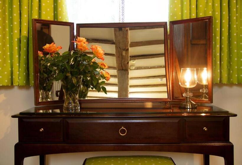 Colston Hall Farmhouse B&b