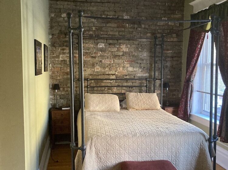 민박 Old Chicago Inn