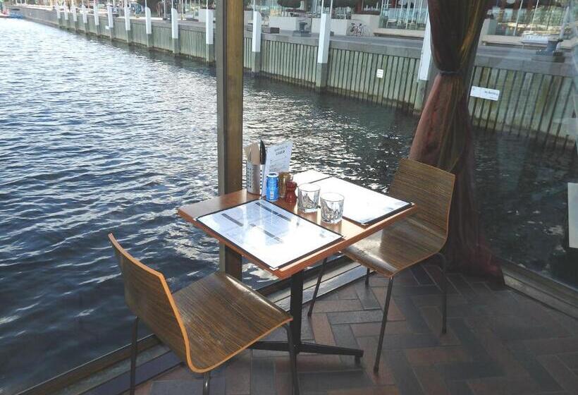 Docklands Private Collection   City Harbour Apartments