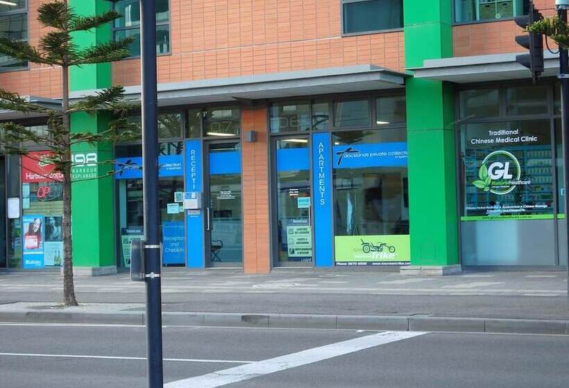 Docklands Private Collection   City Harbour Apartments