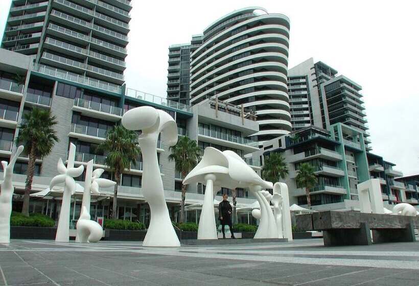 Docklands Private Collection   City Harbour Apartments