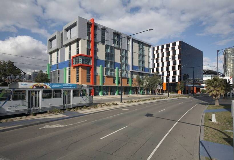 Docklands Private Collection   City Harbour Apartments