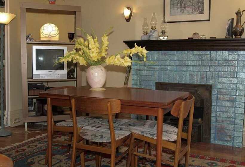 Downtown Bed And Breakfast