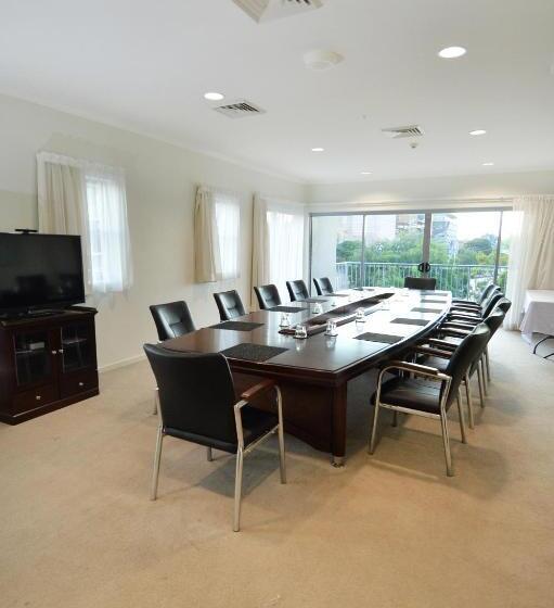 Gladstone City Central Apartment Hotel Official