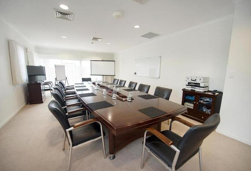 Gladstone City Central Apartment Hotel Official