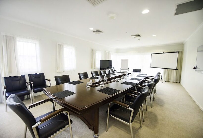 Gladstone City Central Apartment Hotel Official