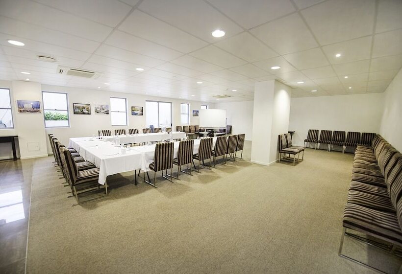 Gladstone City Central Apartment Hotel Official