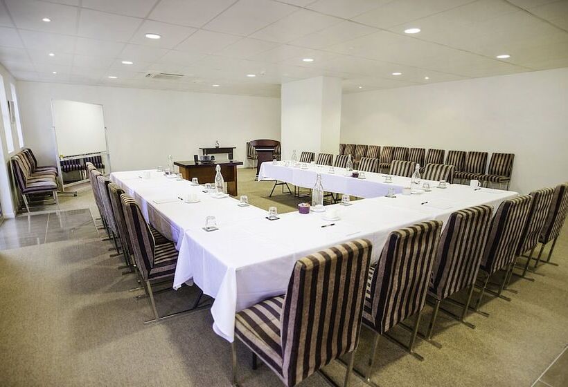 Gladstone City Central Apartment Hotel Official