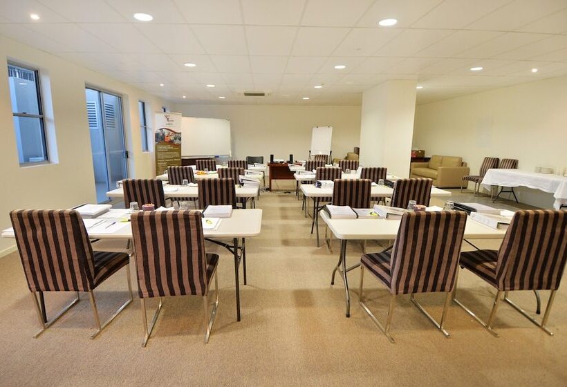 Gladstone City Central Apartment Hotel Official