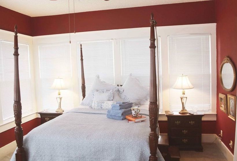 Granny Lou's Bed And Breakfast