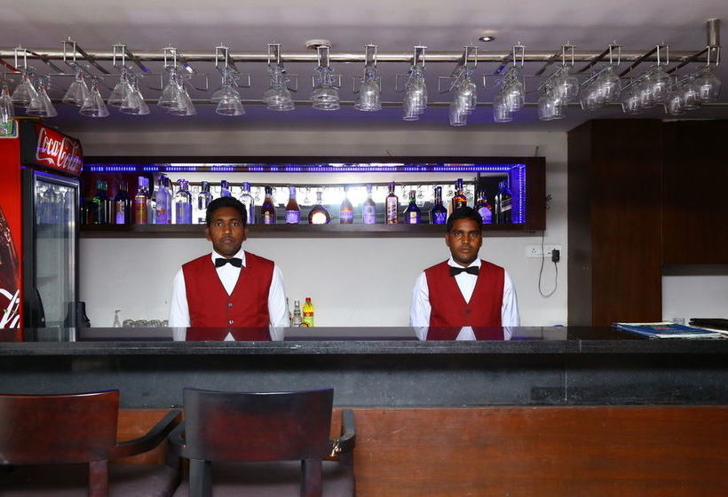 בית מלון כפרי Anand Regency