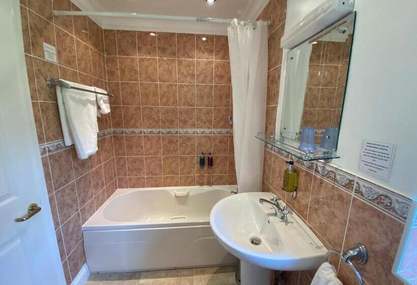 فندق Broom Hall Country