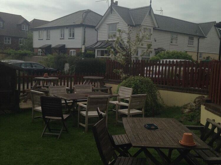 Отель Castle Inn