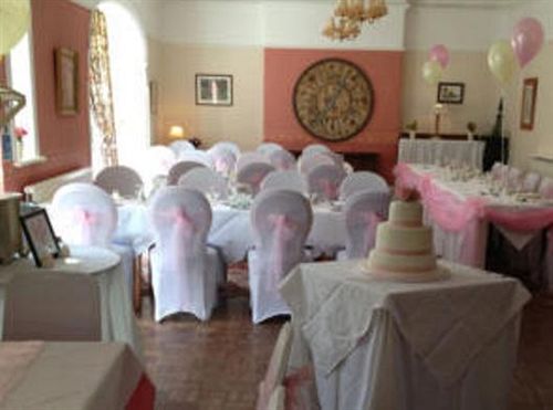 فندق Claireville