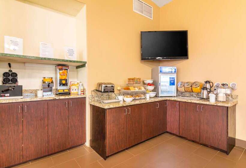 בית מלון כפרי Comfort Inn & Suites